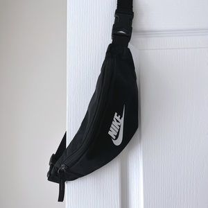 NIKE Heritage Fanny Pack/Belt Bag